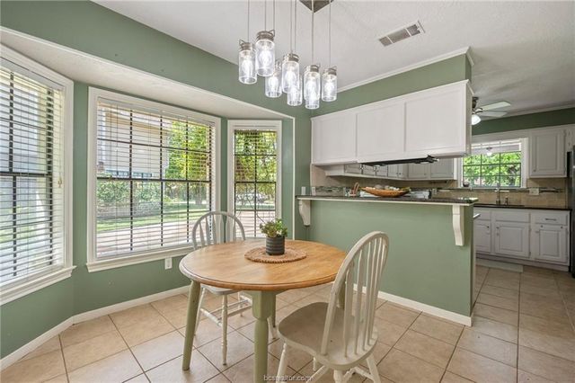 8711 Bent Tree Drive, College Station, TX 77845
