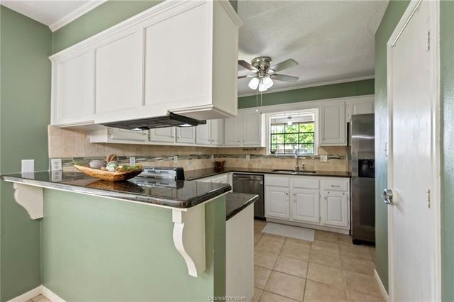 8711 Bent Tree Drive, College Station, TX 77845
