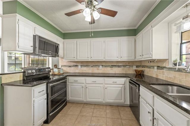 8711 Bent Tree Drive, College Station, TX 77845