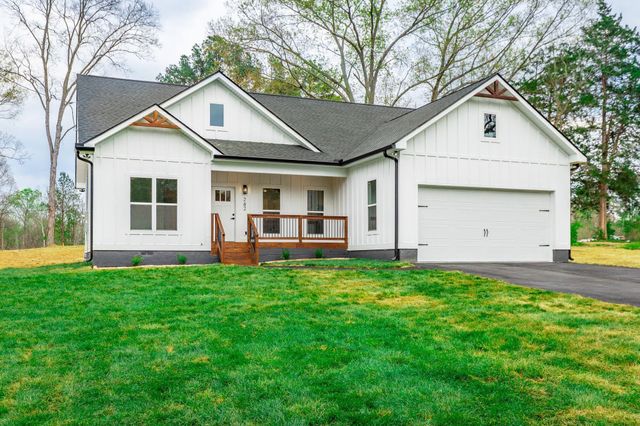 282 Glade Road, Rossville, GA 30741