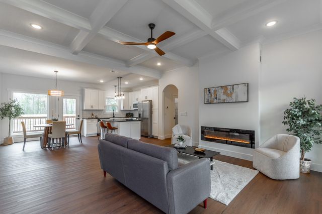 282 Glade Road, Rossville, GA 30741