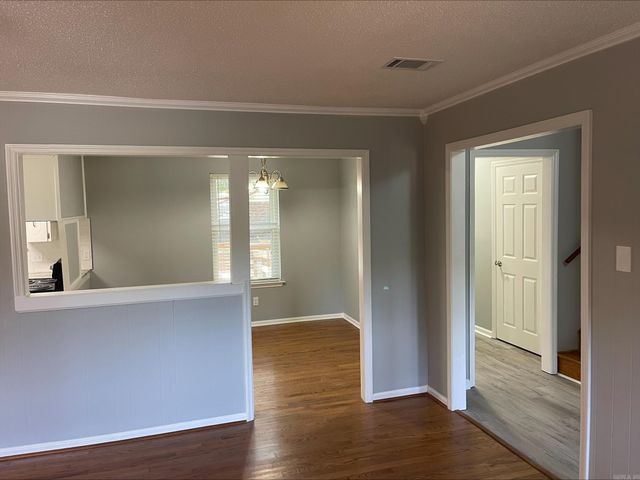 3905 Sioux Trl, Jacksonville, AR 72076