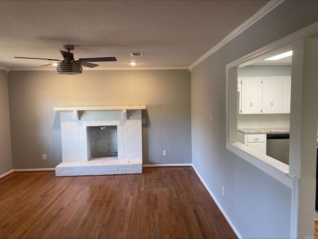 3905 Sioux Trl, Jacksonville, AR 72076