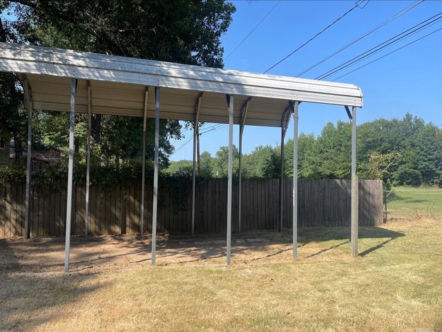 3905 Sioux Trl, Jacksonville, AR 72076