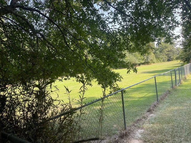 3905 Sioux Trl, Jacksonville, AR 72076