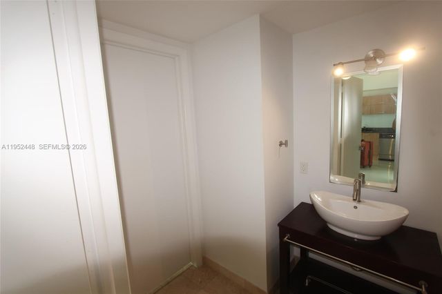 350 S Miami Ave 3615, Miami, FL 33130