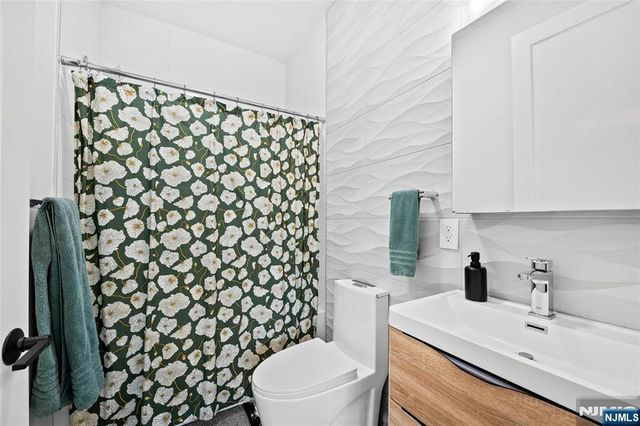 289 Webster Avenue 1a, Jersey City, NJ 07307