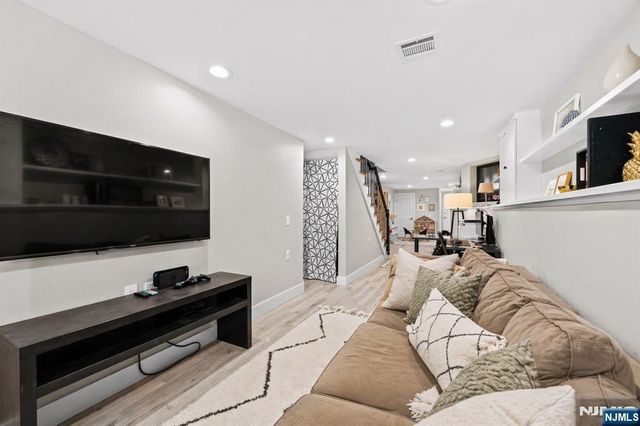 289 Webster Avenue 1a, Jersey City, NJ 07307