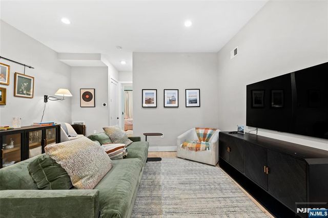 289 Webster Avenue 1a, Jersey City, NJ 07307