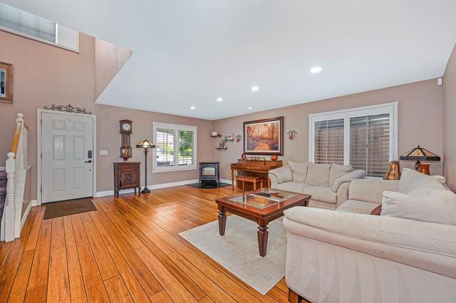 5012 E Sagan Ct, Cameron Park, CA 95682