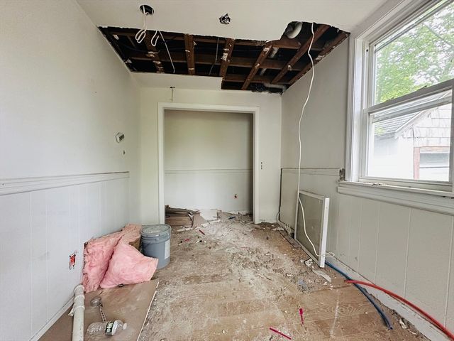 28 Angell St, Mansfield, MA 02048