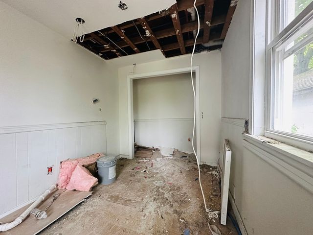 28 Angell St, Mansfield, MA 02048