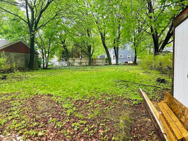 28 Angell St, Mansfield, MA 02048