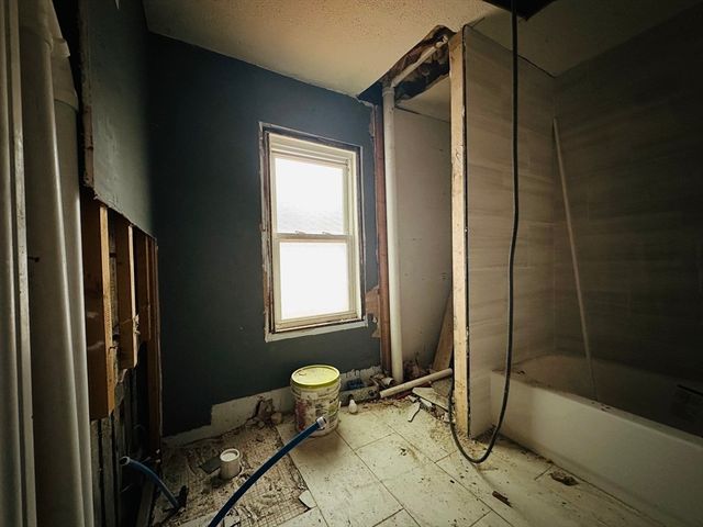 28 Angell St, Mansfield, MA 02048