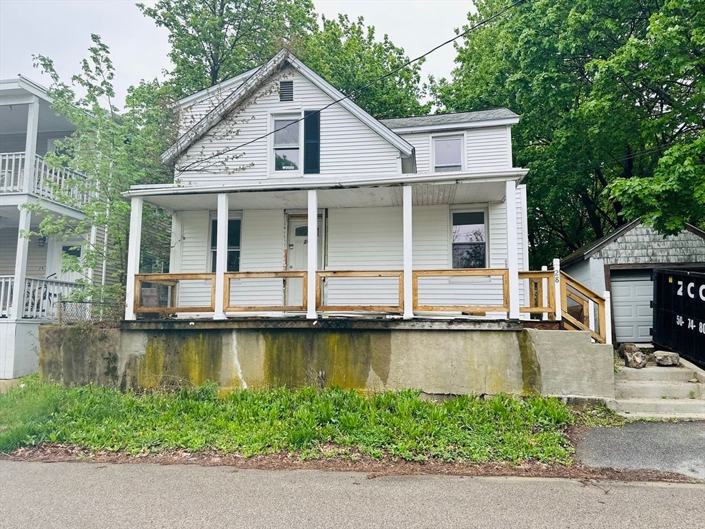 28 Angell St, Mansfield, MA 02048