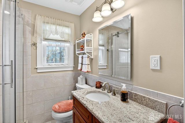 6 Elmwood Avenue, Carteret, NJ 07008