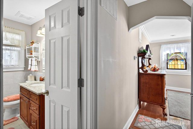 6 Elmwood Avenue, Carteret, NJ 07008