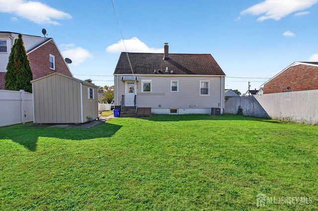 6 Elmwood Avenue, Carteret, NJ 07008