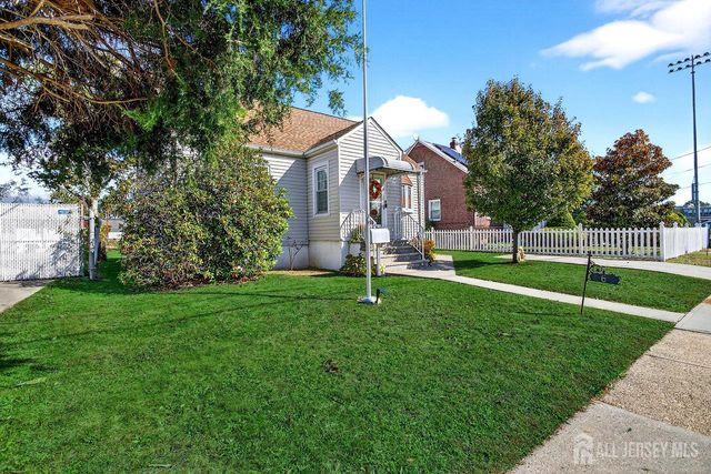 6 Elmwood Avenue, Carteret, NJ 07008