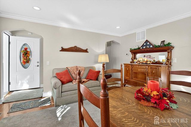 6 Elmwood Avenue, Carteret, NJ 07008