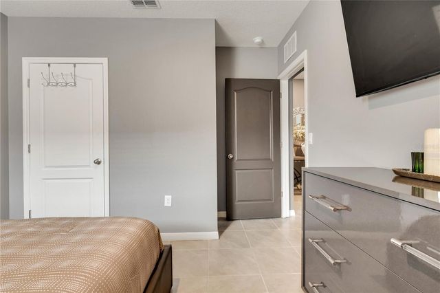 2874 TURNSTONE RUN, Harmony, FL 34773