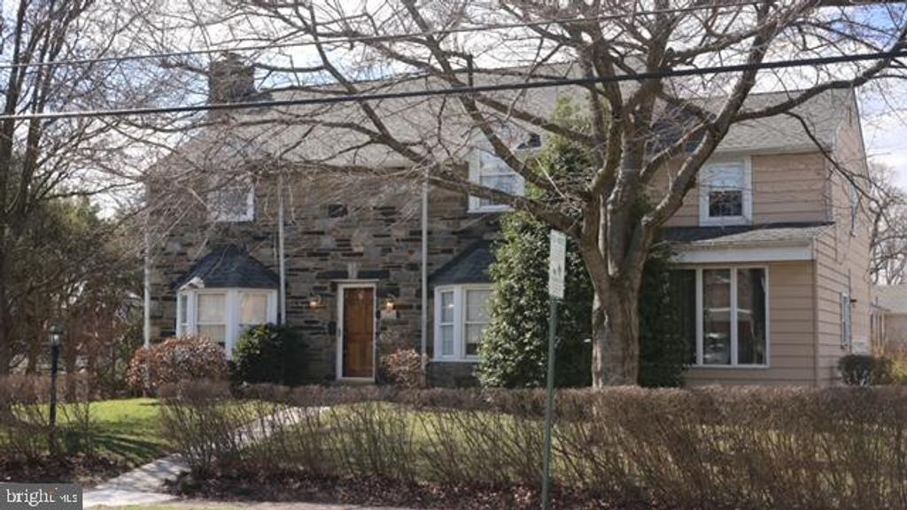 200 WARRIOR RD, Drexel Hill, PA 19026