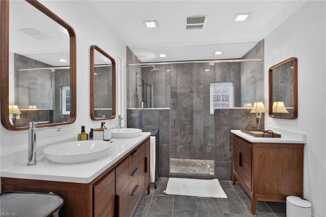 917 Baillio DR, Virginia Beach, VA 23454