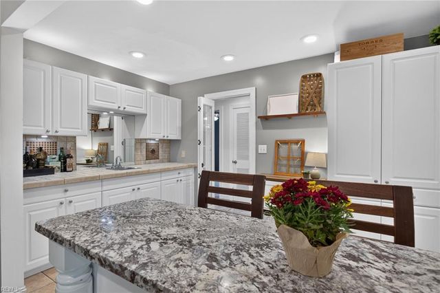 917 Baillio DR, Virginia Beach, VA 23454