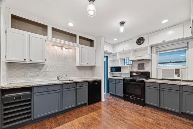 5618 Belmark Street, Houston, TX 77033