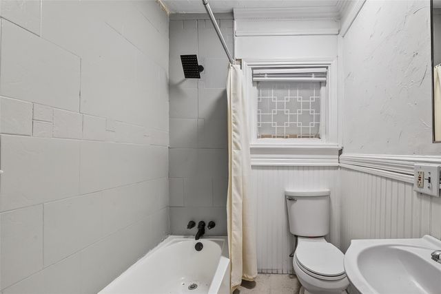 5618 Belmark Street, Houston, TX 77033