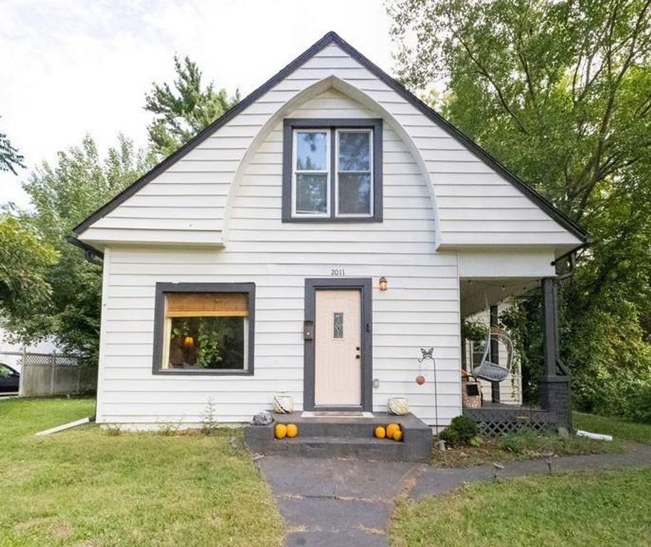 2011 E Highland Avenue, St Joseph, MO 64505