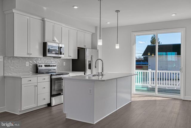 13 OASIS AVE, Ranson, WV 25438