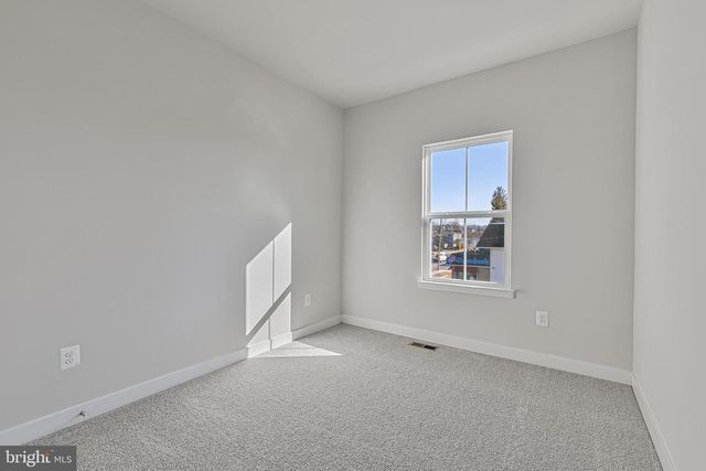 13 OASIS AVE, Ranson, WV 25438