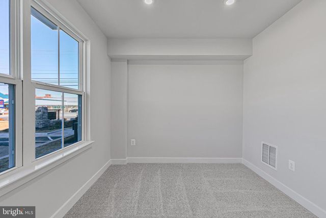 13 OASIS AVE, Ranson, WV 25438