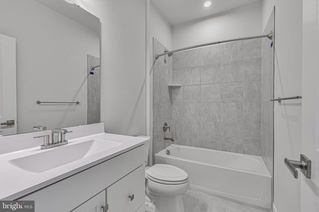 13 OASIS AVE, Ranson, WV 25438