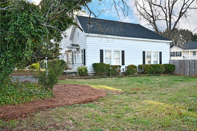 210 Walnut Hill Drive, Easley, SC 29642