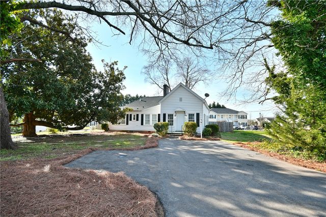 210 Walnut Hill Drive, Easley, SC 29642