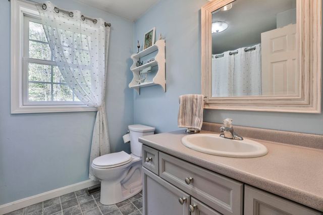 713 Raymond Road, Chester, NH 03036