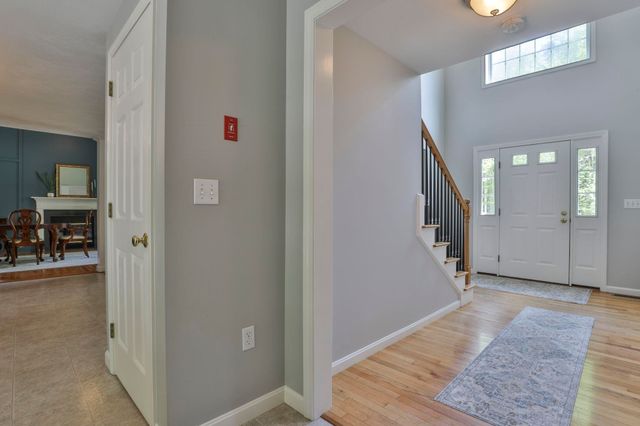 713 Raymond Road, Chester, NH 03036