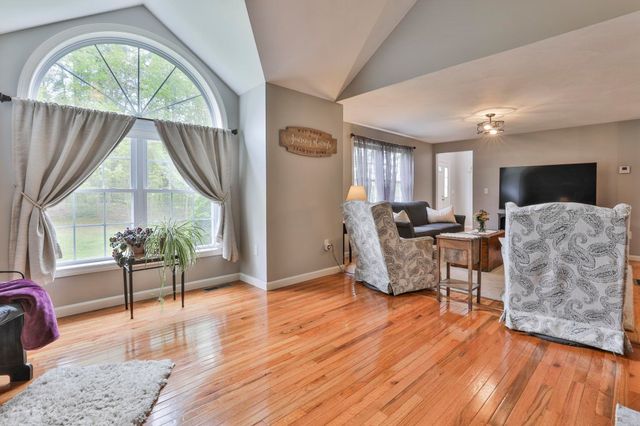 713 Raymond Road, Chester, NH 03036