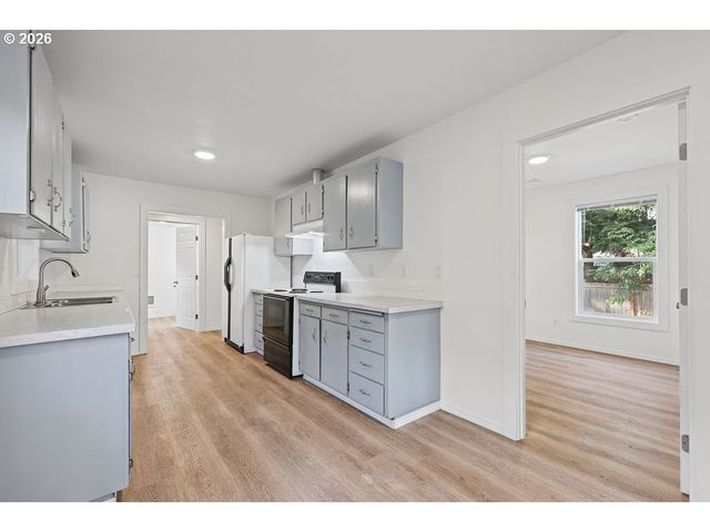140 HANSEN Ln, Eugene, OR 97404