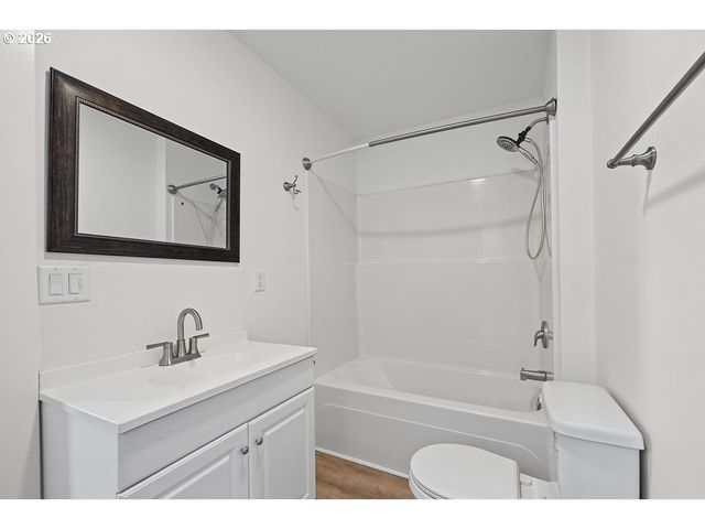 140 HANSEN Ln, Eugene, OR 97404