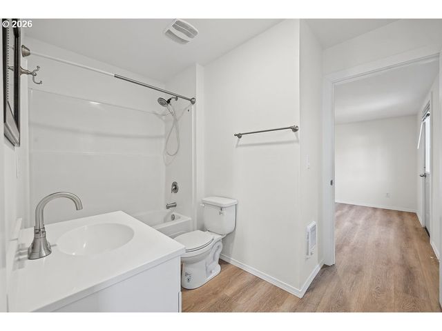 140 HANSEN Ln, Eugene, OR 97404