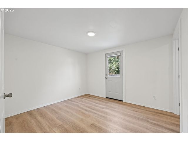 140 HANSEN Ln, Eugene, OR 97404