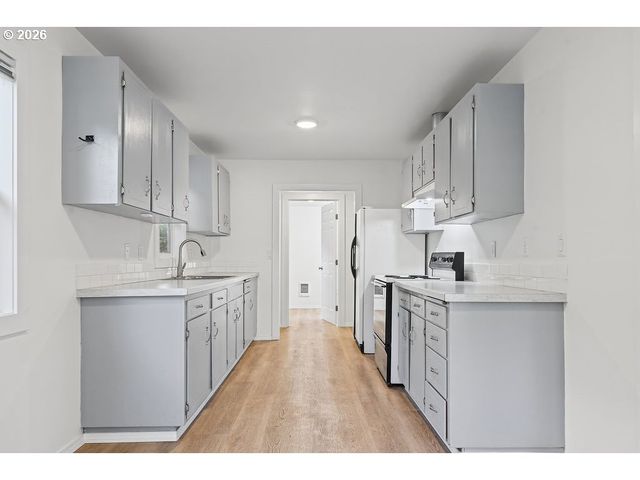 140 HANSEN Ln, Eugene, OR 97404