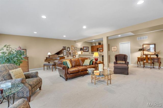 568 Trevi Lane, Ballwin, MO 63011