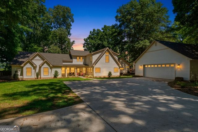 136 N Hidden Lake Drive, Eatonton, GA 31024