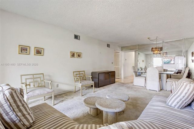 6085 N Sabal Palm Boulevard 208, Tamarac, FL 33319