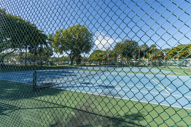 6085 N Sabal Palm Boulevard 208, Tamarac, FL 33319