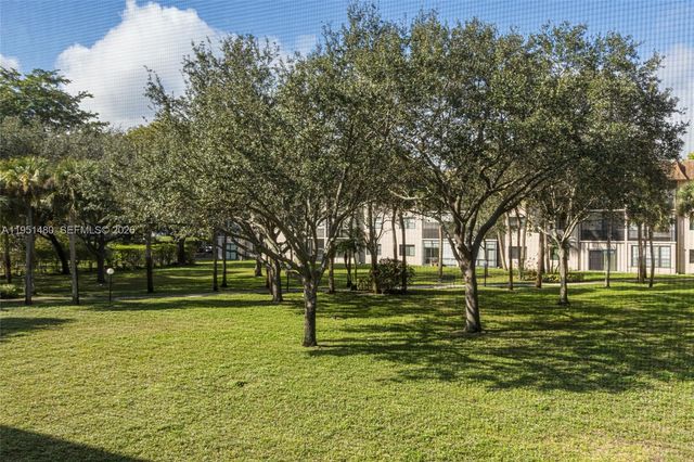 6085 N Sabal Palm Boulevard 208, Tamarac, FL 33319